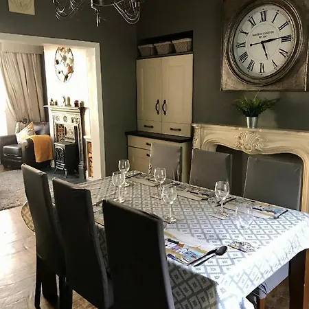 Maison Gray - Dog Friendly, Location *